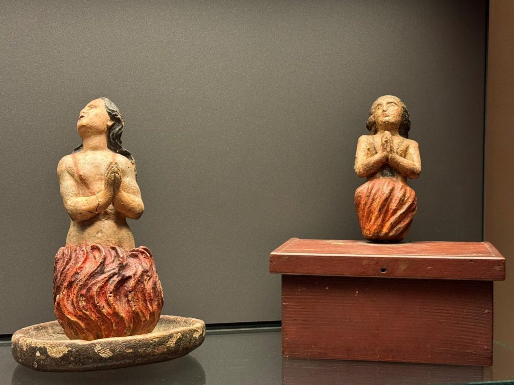 STATUETTE LIGNEE RAFFIGURANTI ANIME DEL PURGATORIO AVVOLTE DALLE FIAMME (MUSEO DIOCESANO DI ARTE SACRA DI OZIERI)