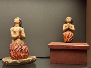 STATUETTE LIGNEE RAFFIGURANTI ANIME DEL PURGATORIO AVVOLTE DALLE FIAMME (MUSEO DIOCESANO DI ARTE SACRA DI OZIERI)