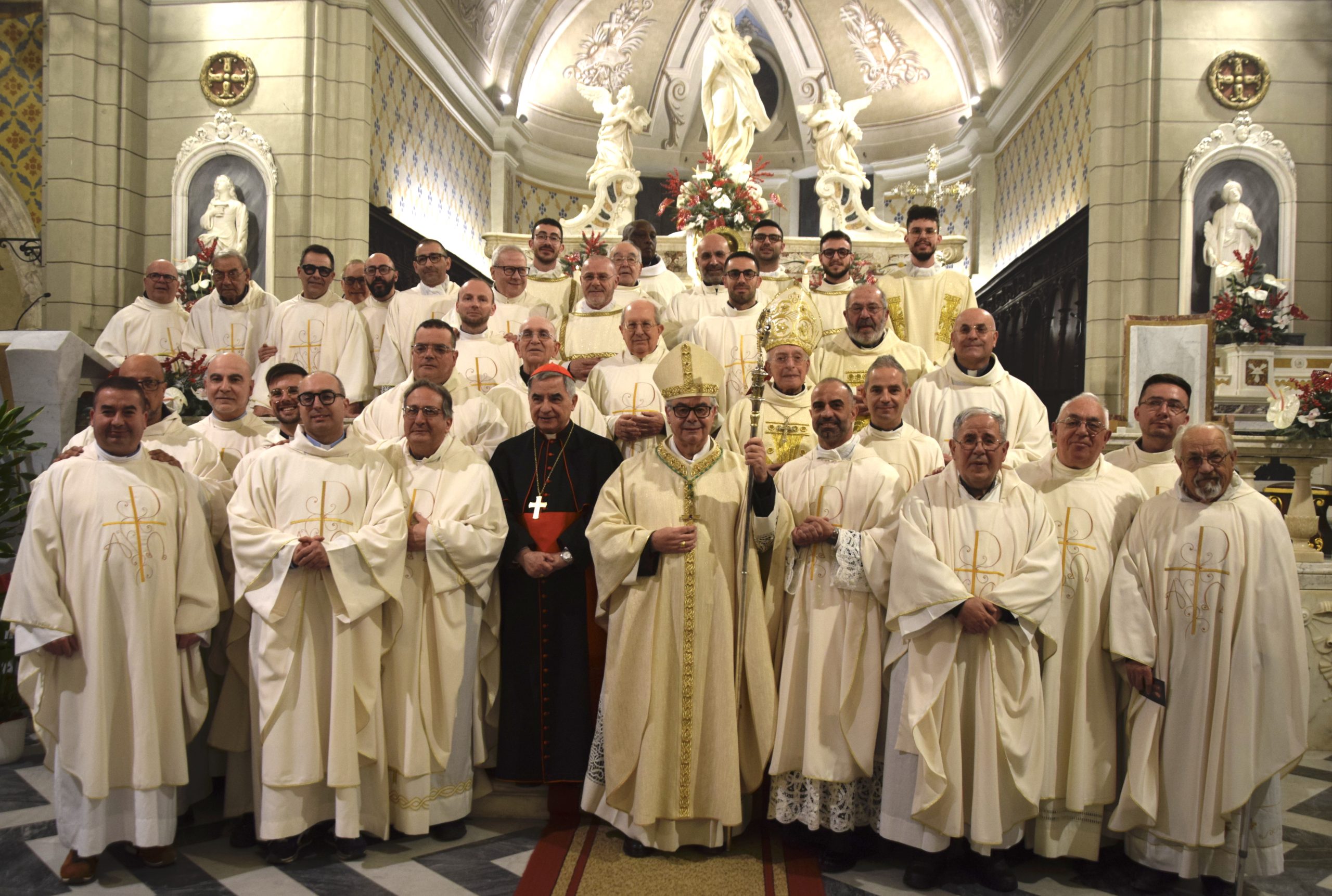 SACERDOTI E DIACONI - Diocesi di Ozieri